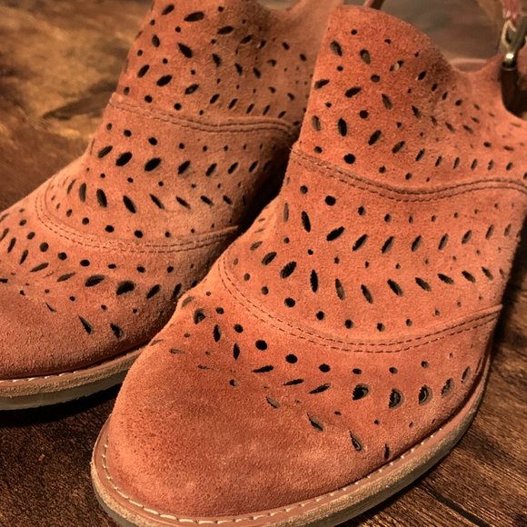 Sofft Alyse Slingback Cutout Booties, Ankle Boots, SlipOn, 7M, Rust Orange - Picture 3 of 10